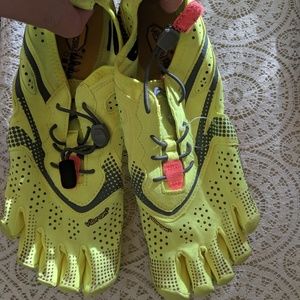 Vibram 5 finger running shoes